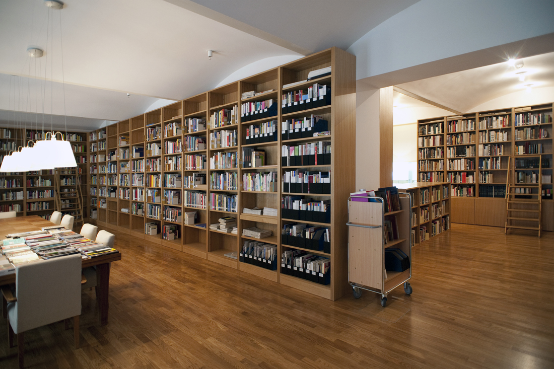 Museum of Modern Art Library 2014.jpg