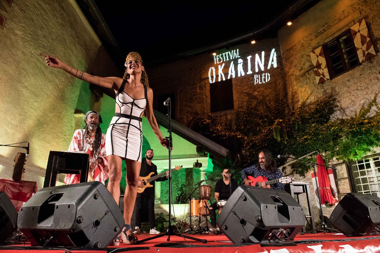 File:Okarina Festival Bled 2017 Amparo Velasco at Bled Castle Photo Jon Razinger.JPG