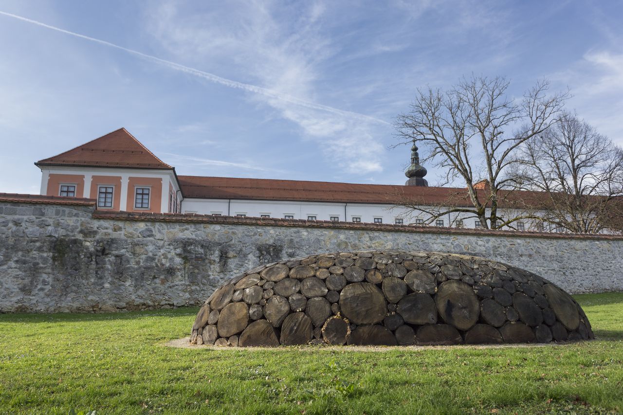 File:Bozidar Jakac Art Museum 2014 Donald Buglass Vessel Photo Tomaz Grdin.jpg