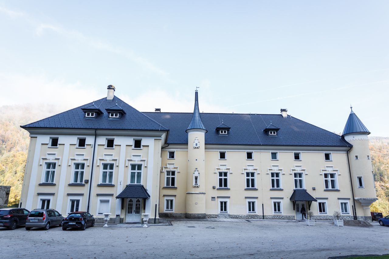 File:Bukovje Manor House 2019 Exterior Photo Kaja Brezocnik.jpg