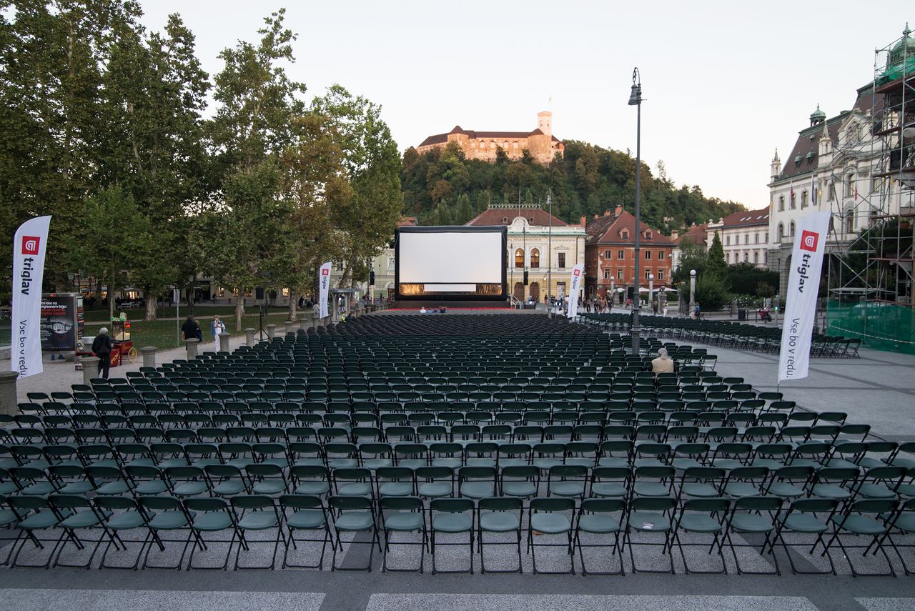 File:Kinodvor Cinema 2018 Open-air cinema at Congress Square Photo Katja Goljat.jpg