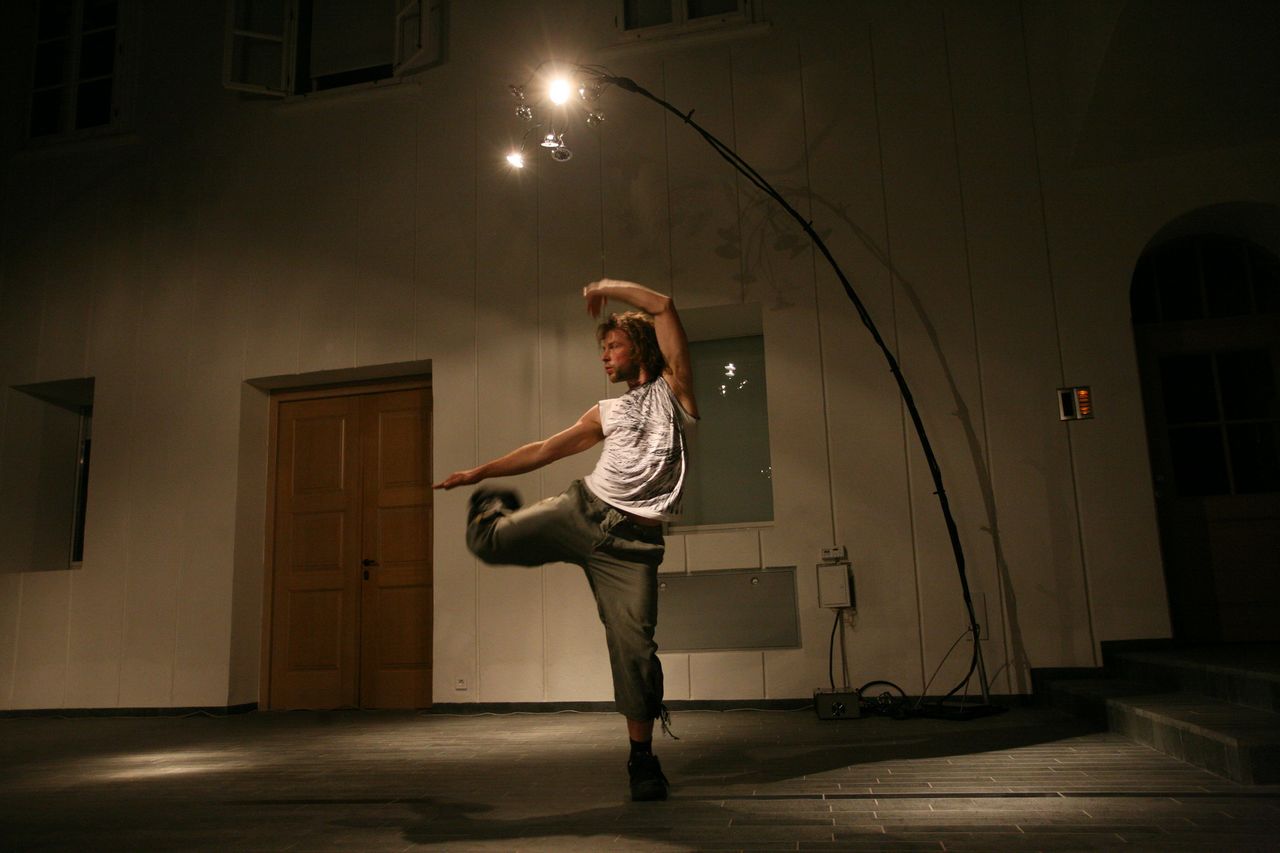 File:Exodos Institute 2007 Ulysses Photo Nada Zgank (2).jpg