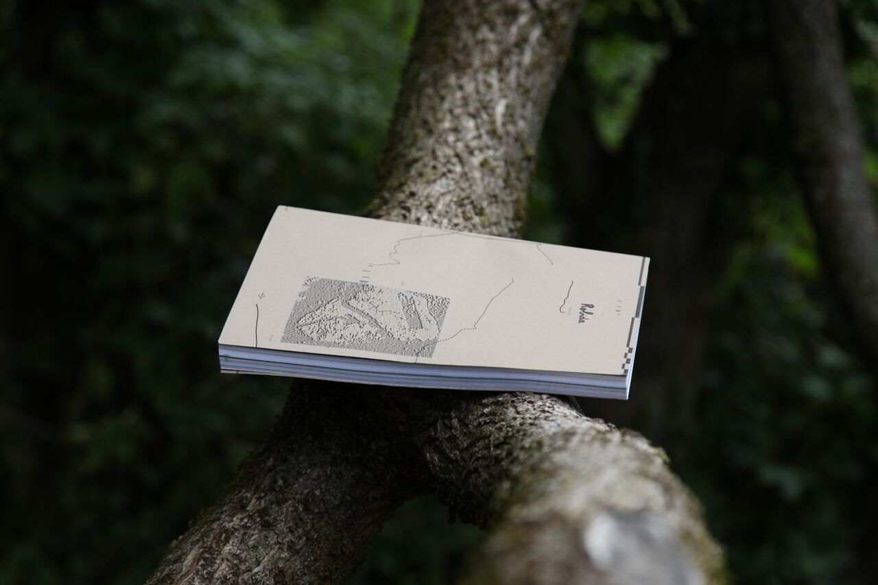 File:Robida 2021 magazine in the forest Photo Tanja Marmai.jpg