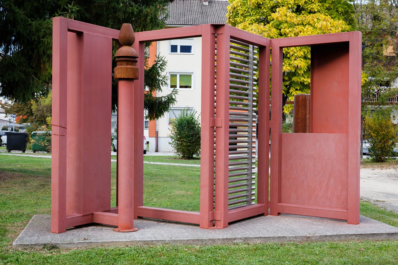 Forma Viva Open Air Steel Sculpture Collection, Ravne na Koroskem 2019 From here to here Roman Makse 2008 Photo Kaja Brezocnik.jpg