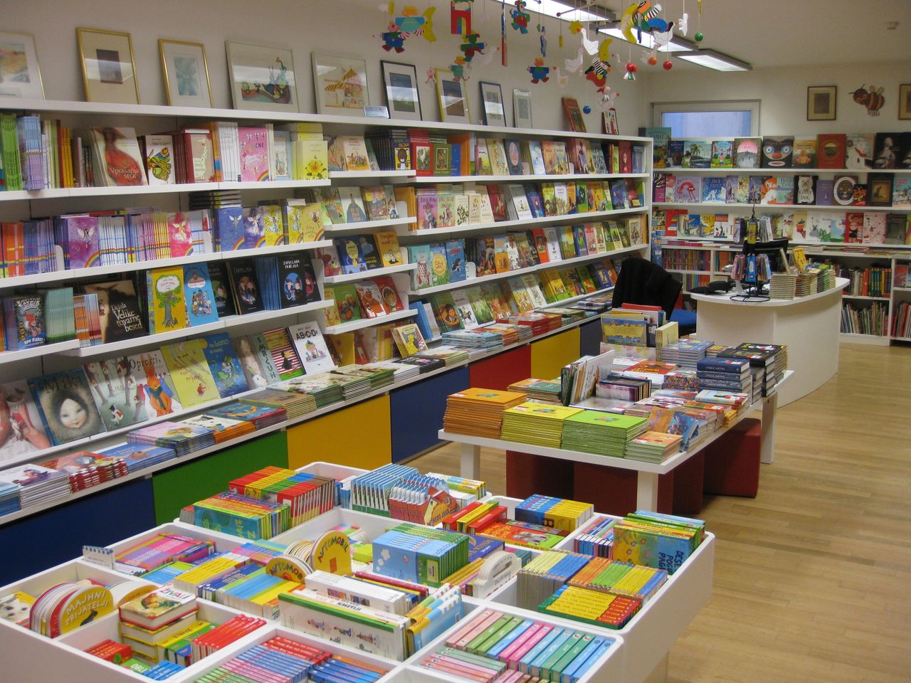 Mladinska knjiga Bookstores - Ljubljana - 05.jpg