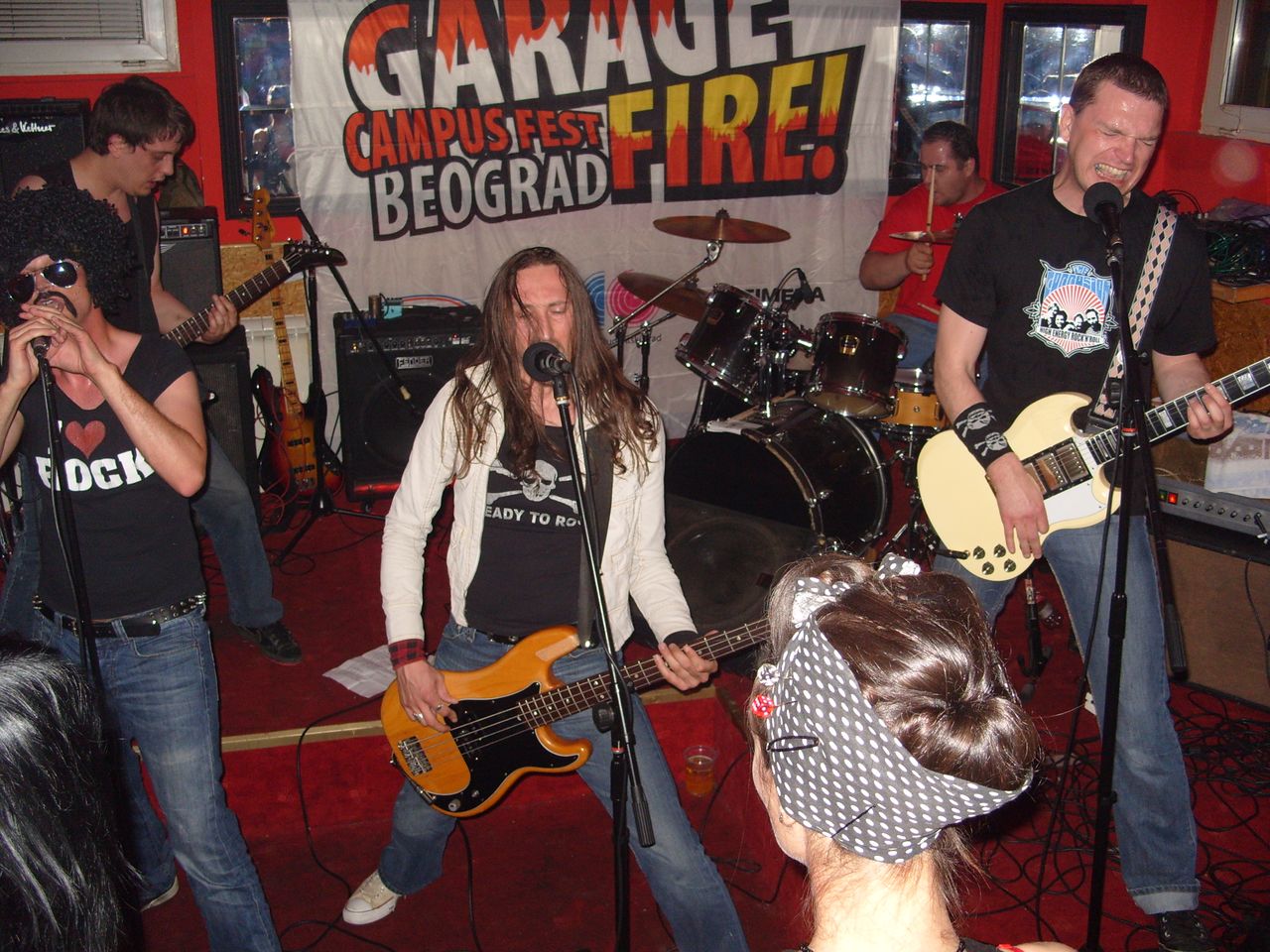 File:Muskat Hamburg 2007 Garage Fire Campus Fest Belgrade Photo Mateja Del Fabro.jpg