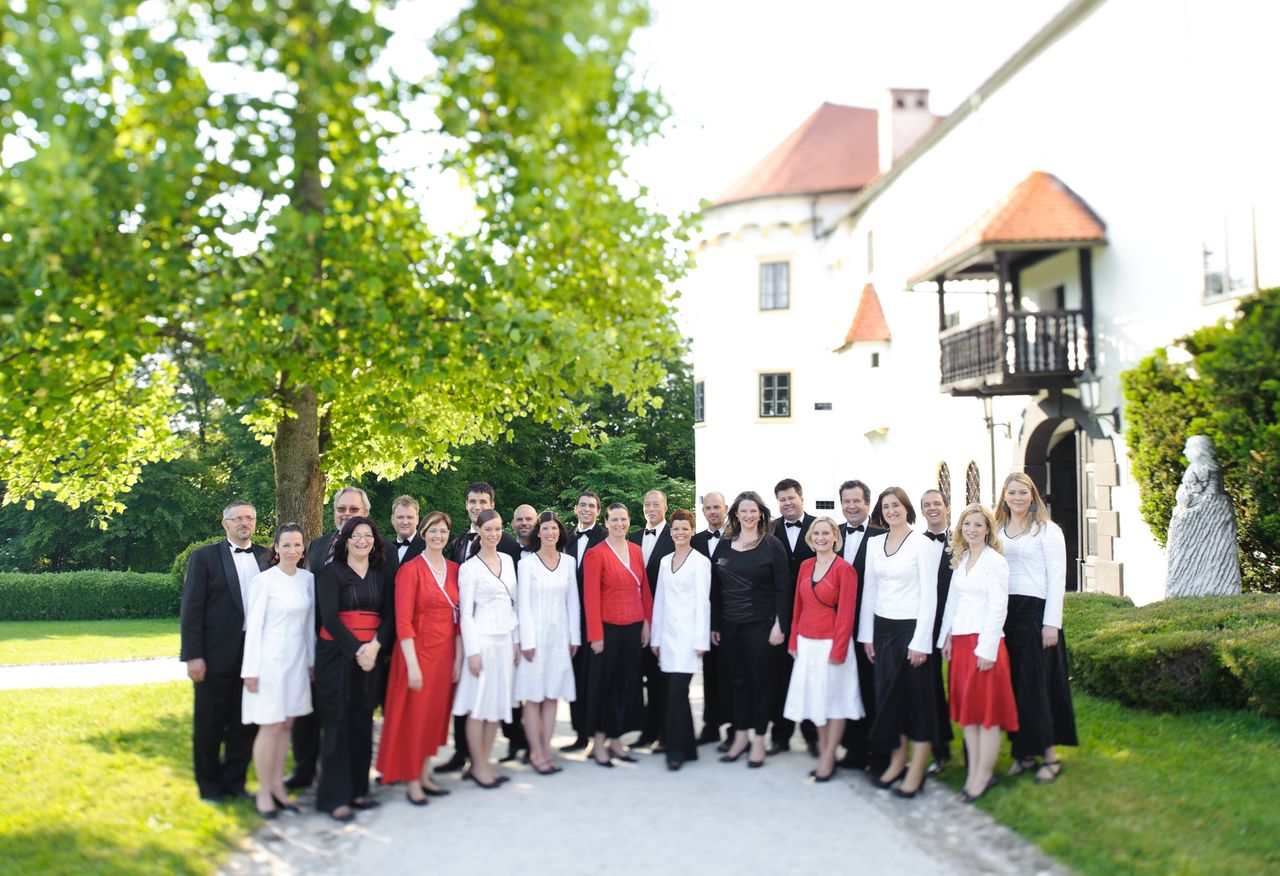 File:Ave Chamber Choir 2011 Photo Peter Skrlep.jpg