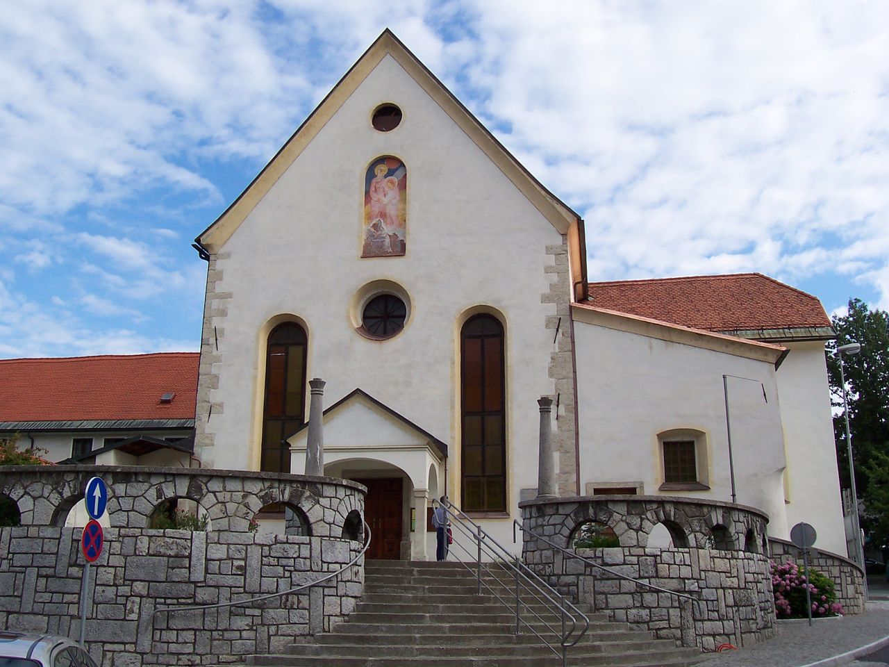File:Capuchin Monastery Archives and Library Skofja Loka exterior (2).jpg