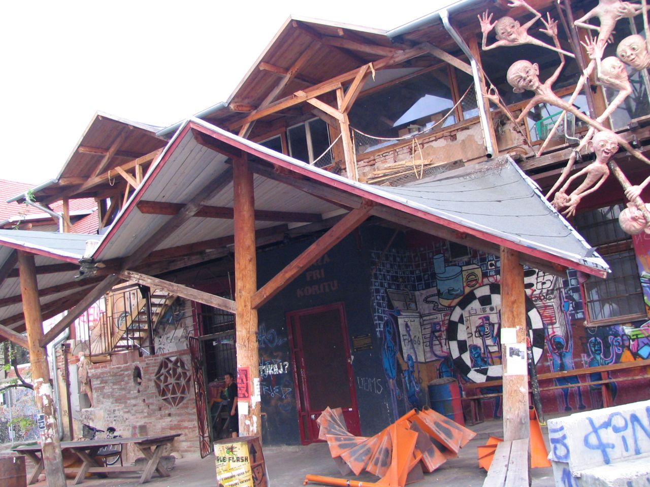 Metelkova Foto Hobit 7999.jpg