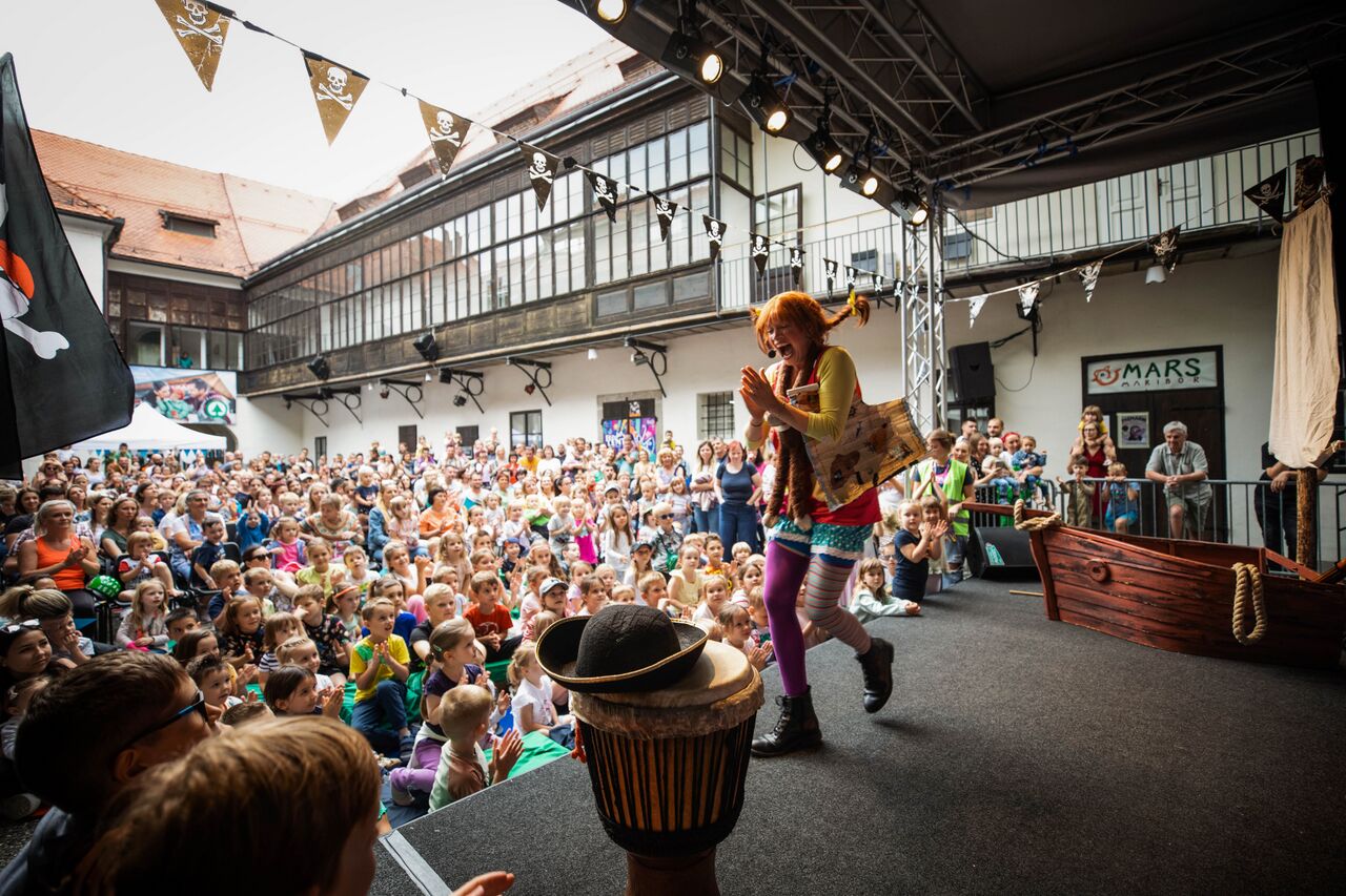 File:Lent Festival 2023 Pippi Longstocking at Vetrinjski Mansion Photo Marko Pigac.jpg