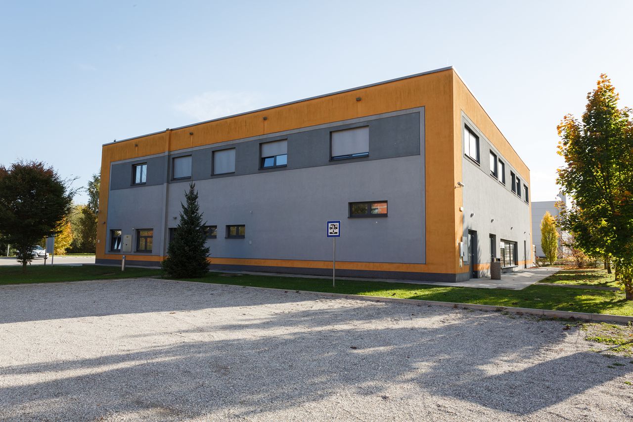 File:MKC Slovenj Gradec Youth Culture Centre 2019 Exterior Photo Kaja Brezocnik.jpg
