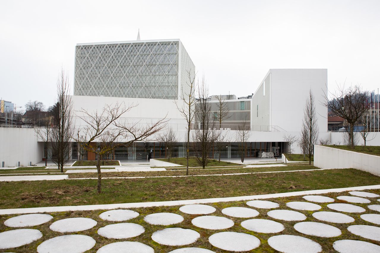 File:Bevk Perovic Arhitekti 2021 Islamic Religious and Cultural Centre Photo Kaja Brezocnik (2).jpg