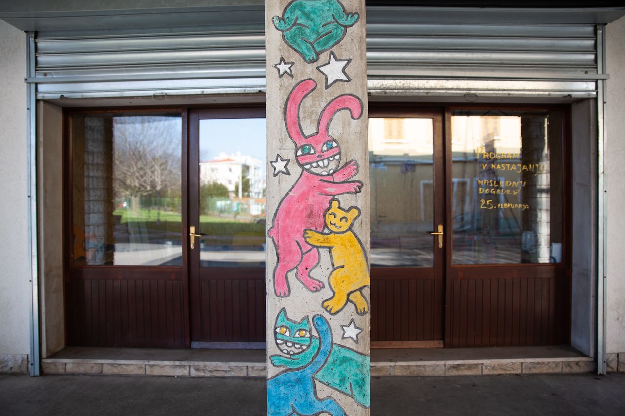 File:Carinarnica 2021 exterior detail Photo Kaja Brezocnik (2).jpg