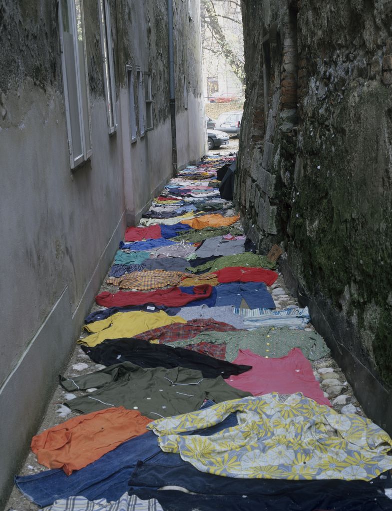 File:Moderna galerija 1997 Streetwear Photo Matija Pavlovec.jpg