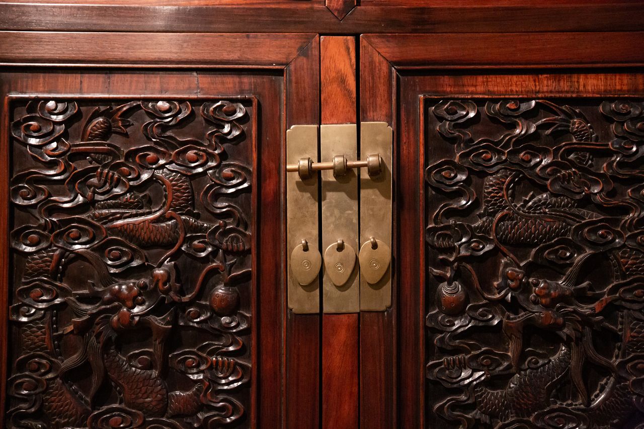 File:Slovene Ethnographic Museum 2021 Skusek's Collection detail Photo Kaja Brezocnik.jpg