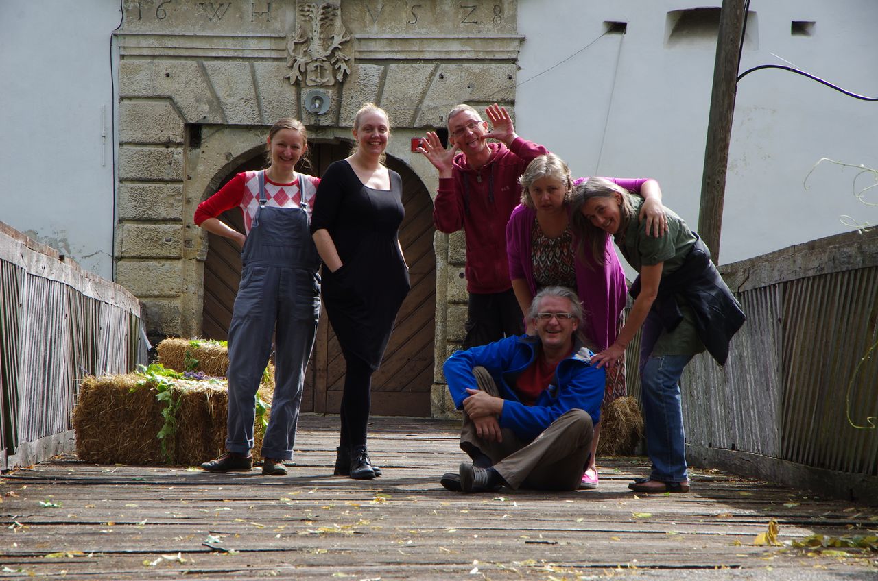 File:Museum of Madness 2015 group portrait Photo Metod Frlic.jpg