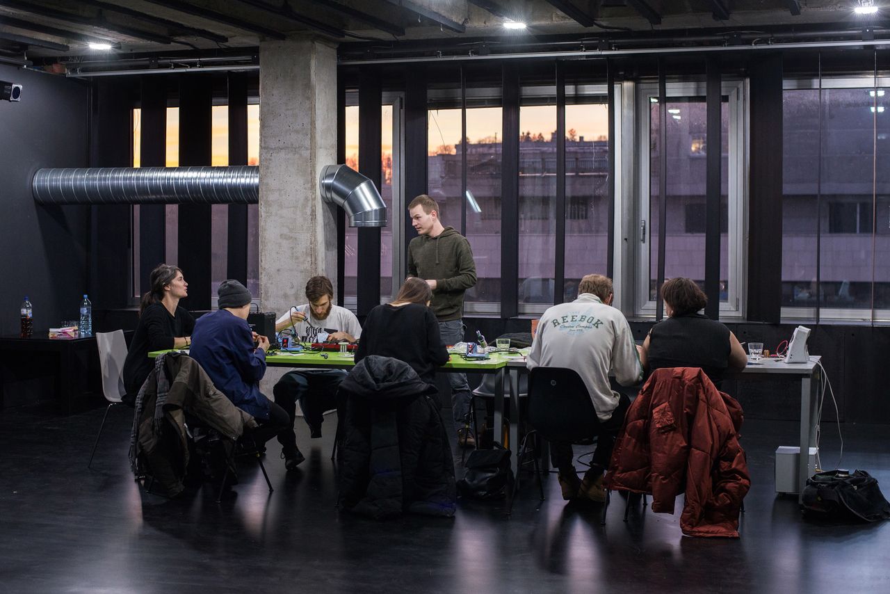 File:Osmoza 2018 Stas Vrenko workshop Photo Katja Goljat.jpg