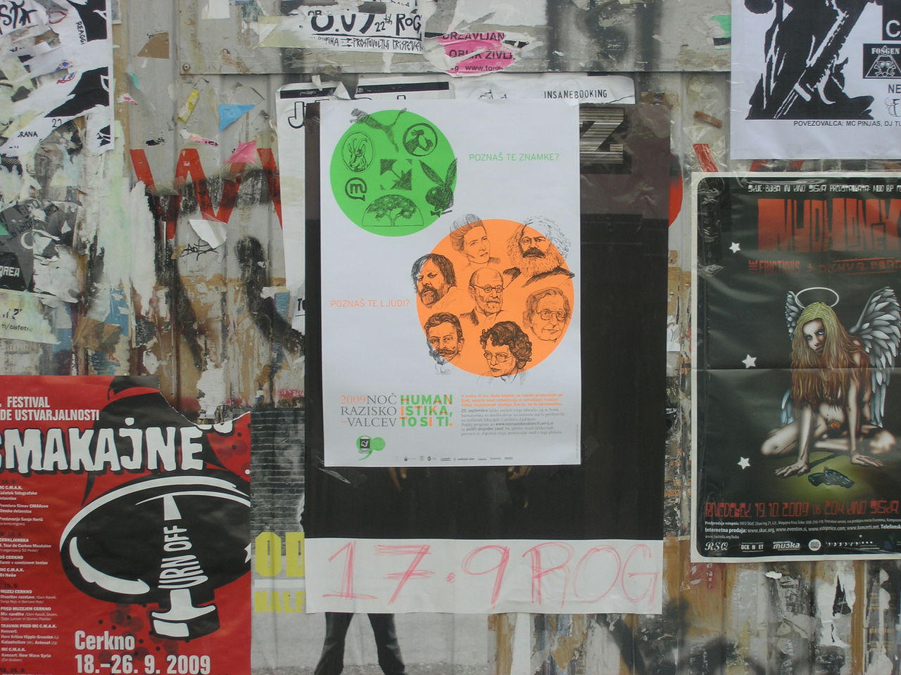 File:Poper Studio 2009 FF - Noc raziskovalcev 04.jpg