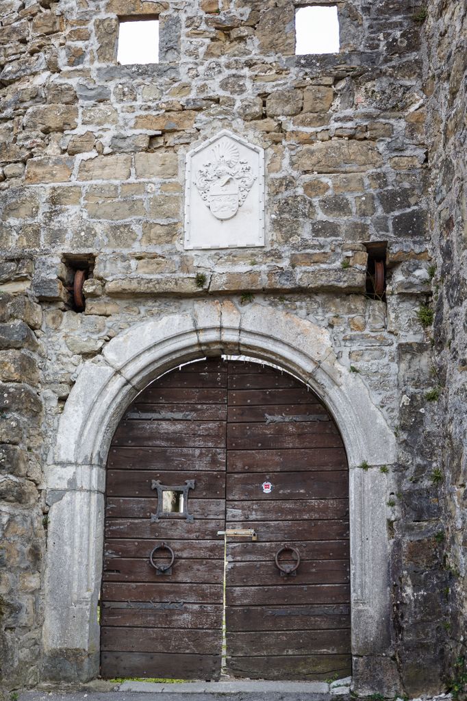 File:Prem Castle 2020 Entrance Photo Kaja Brezocnik.jpg