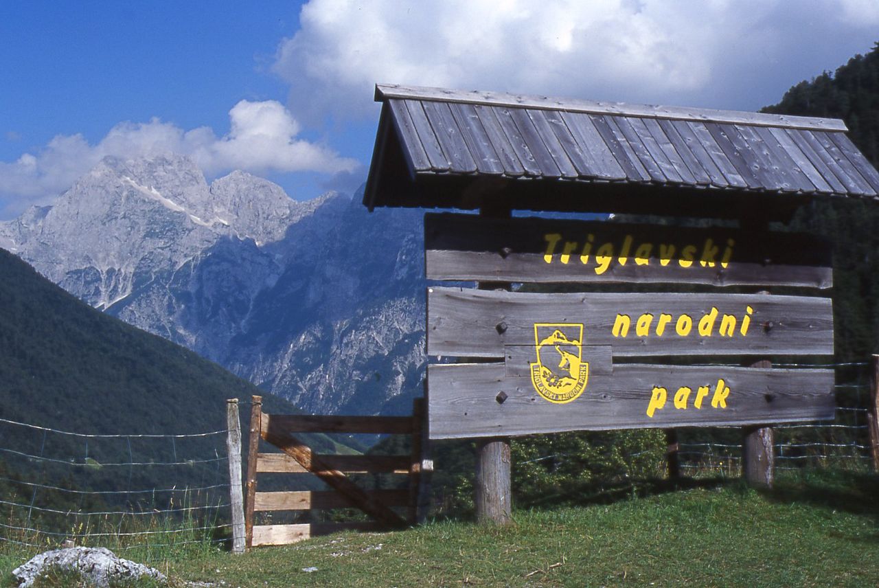 File:Triglav National Park 2003 gate entrance Photo Cesar Martin.jpg