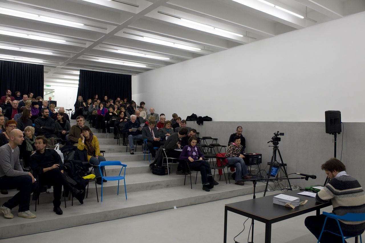 File:Moderna galerija 2009 auditorium Photo Dejan Habicht.jpg