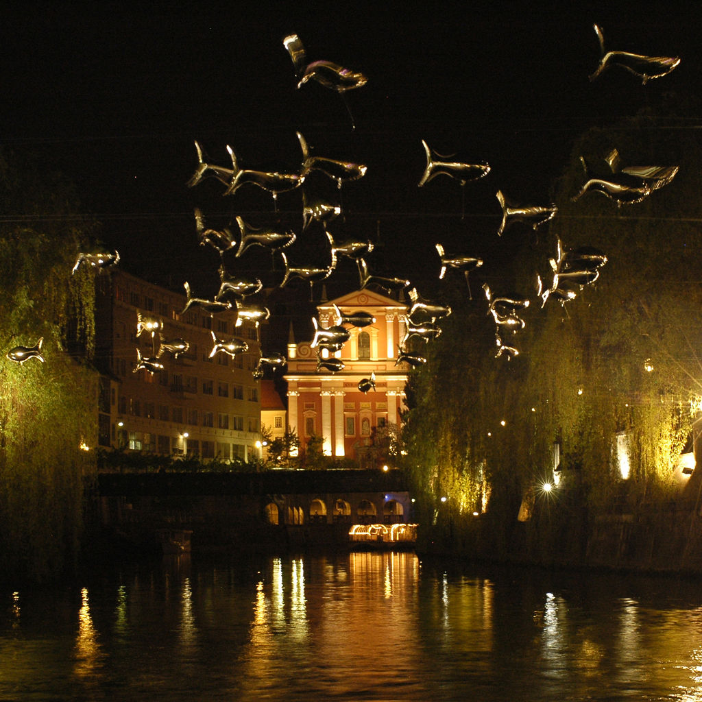 File:Lighting Guerrilla 2008 Aerosculpture Anchovies over Ljubljanica river.jpg