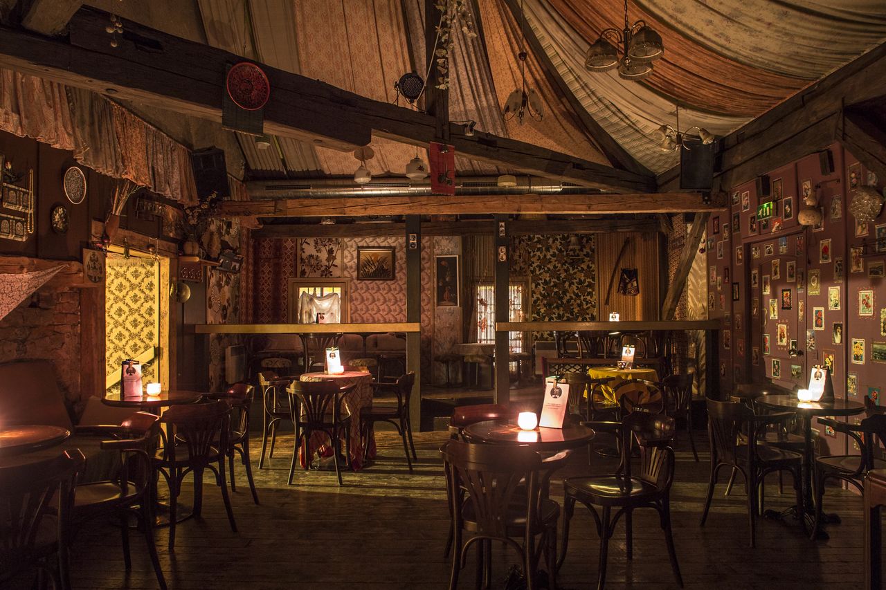 File:Zlati zob Ethno Club 2013 interior Photo Primoz Lukezic (4).jpg