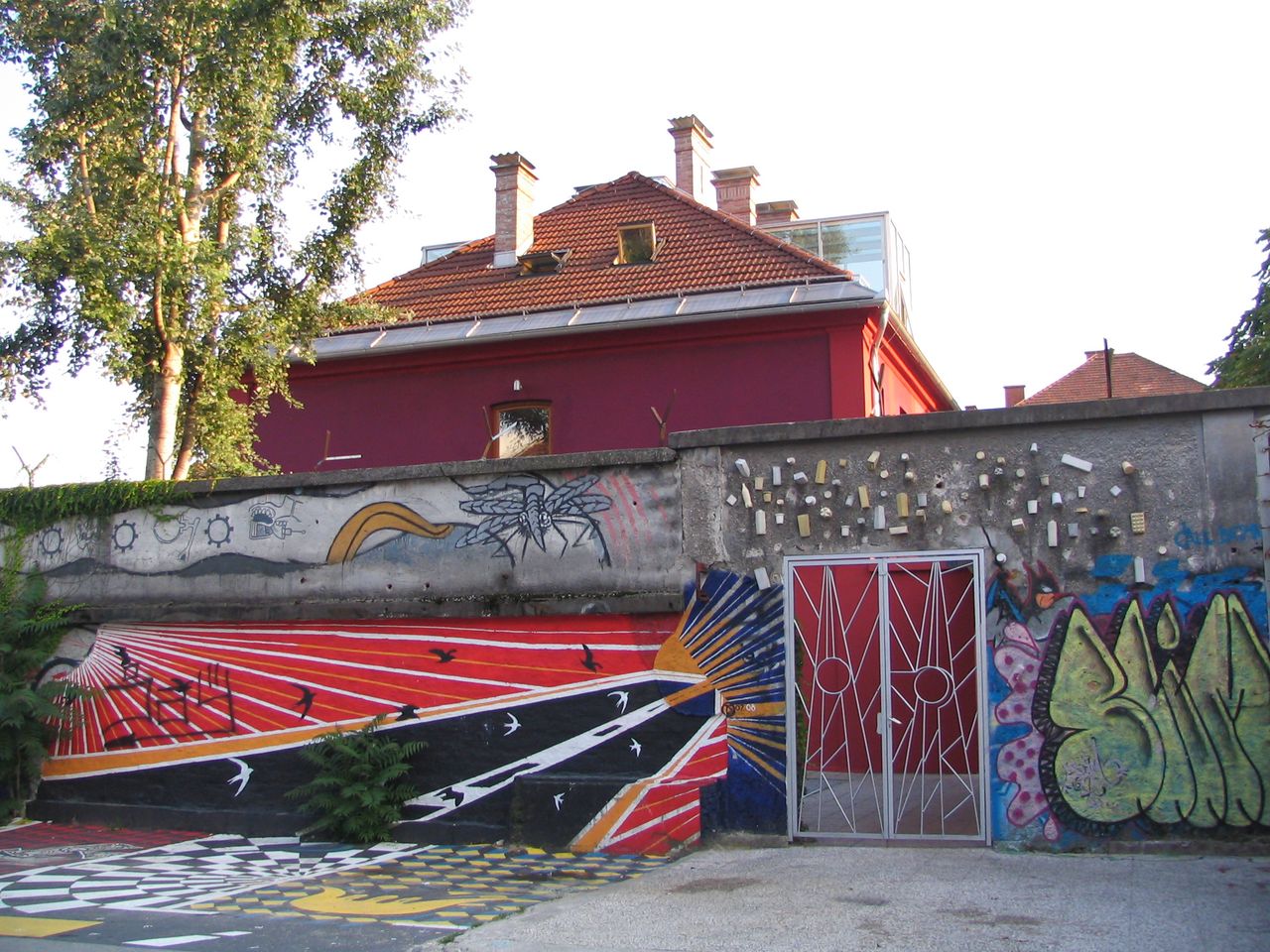 File:Metelkova mesto Autonomous Cultural Zone 2008 Photo Janez Slamic (11).jpg