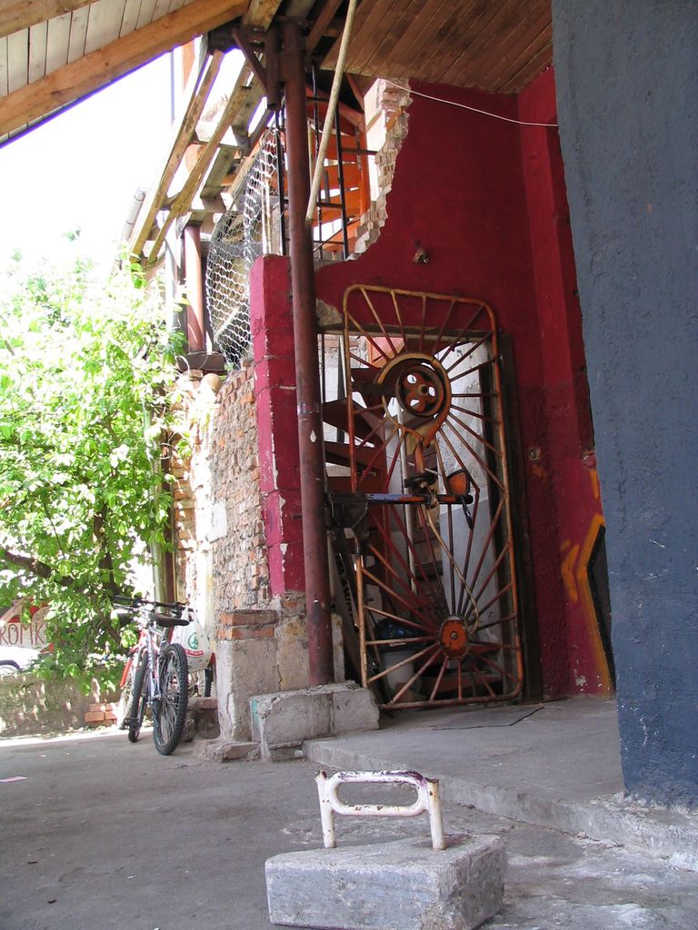 File:Metelkova mesto Autonomous Cultural Zone 2008 Photo Janez Slamic (6).jpg