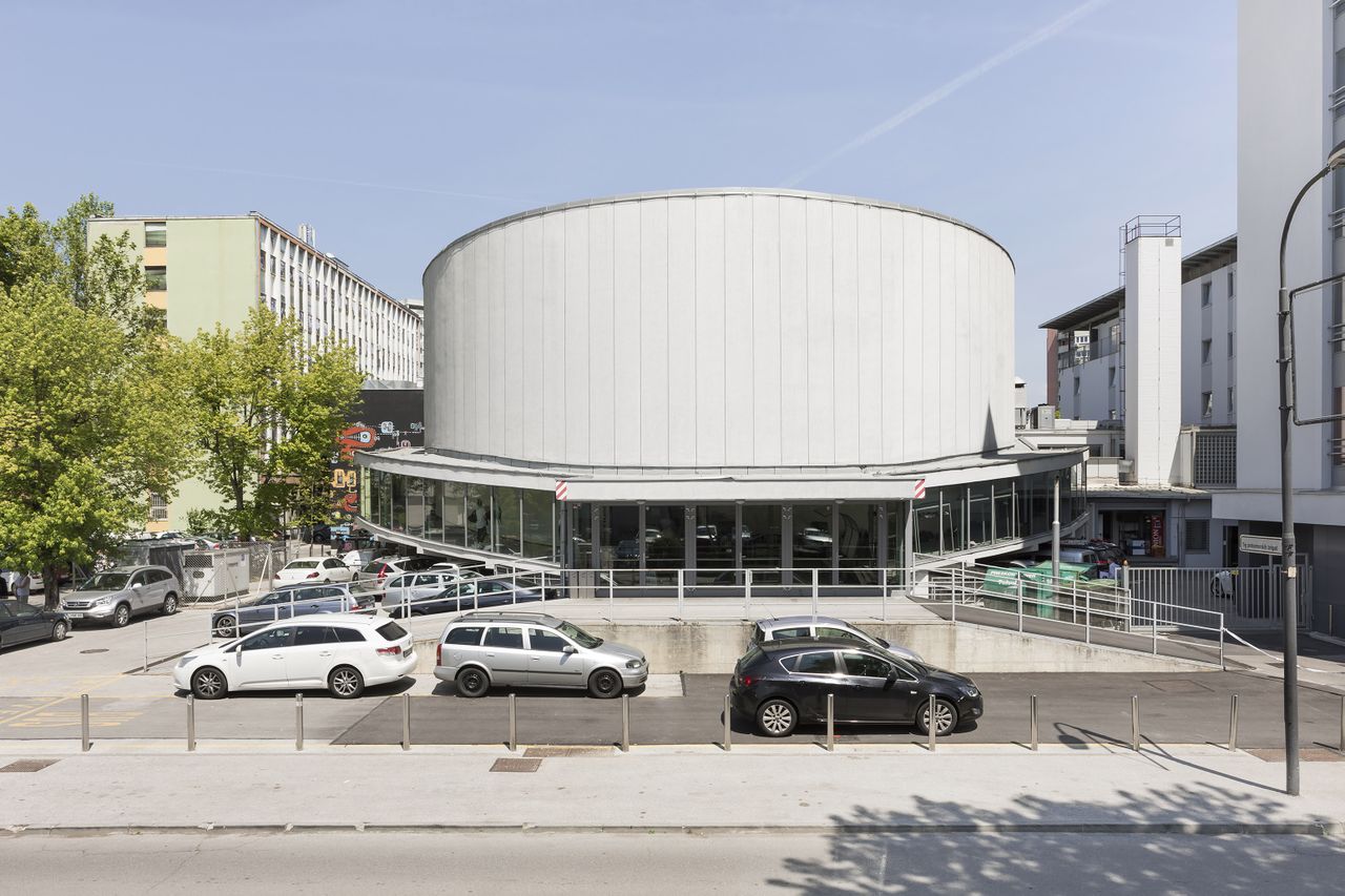 File:Kino Šiška Centre for Urban Culture 2017 Back entrance.jpg