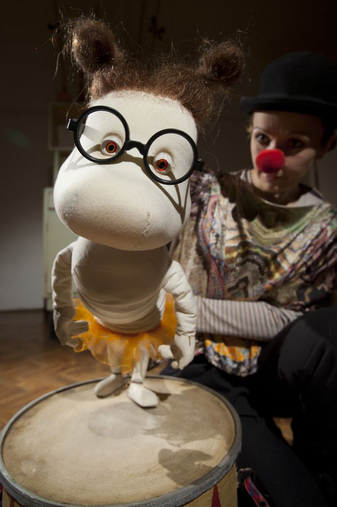 File:Ljubljana Puppet Theatre 2012 Vsi drugacni vsi cudni Photo Nejc Saje.JPG