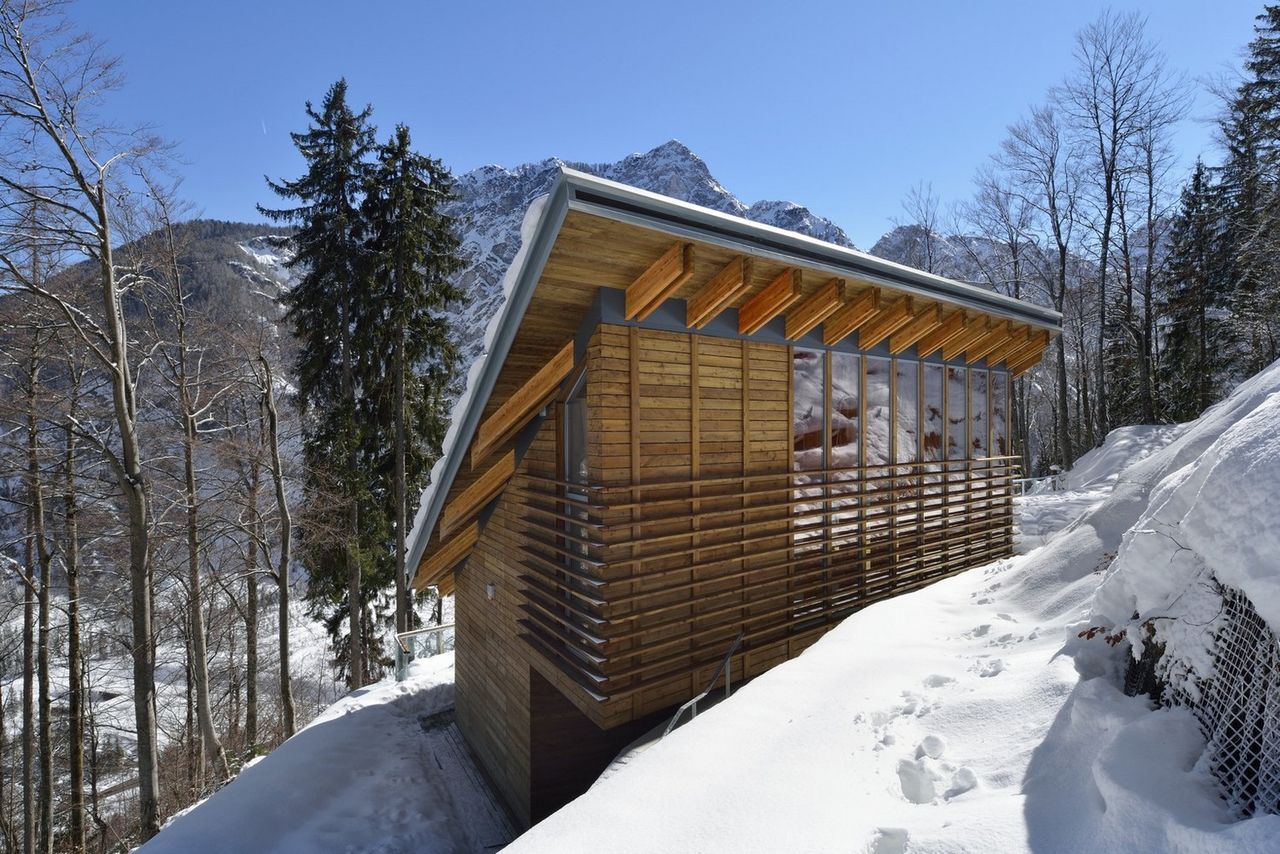 File:STVAR architects 2016 Nordic Centre Planica warm-up building 2.jpg