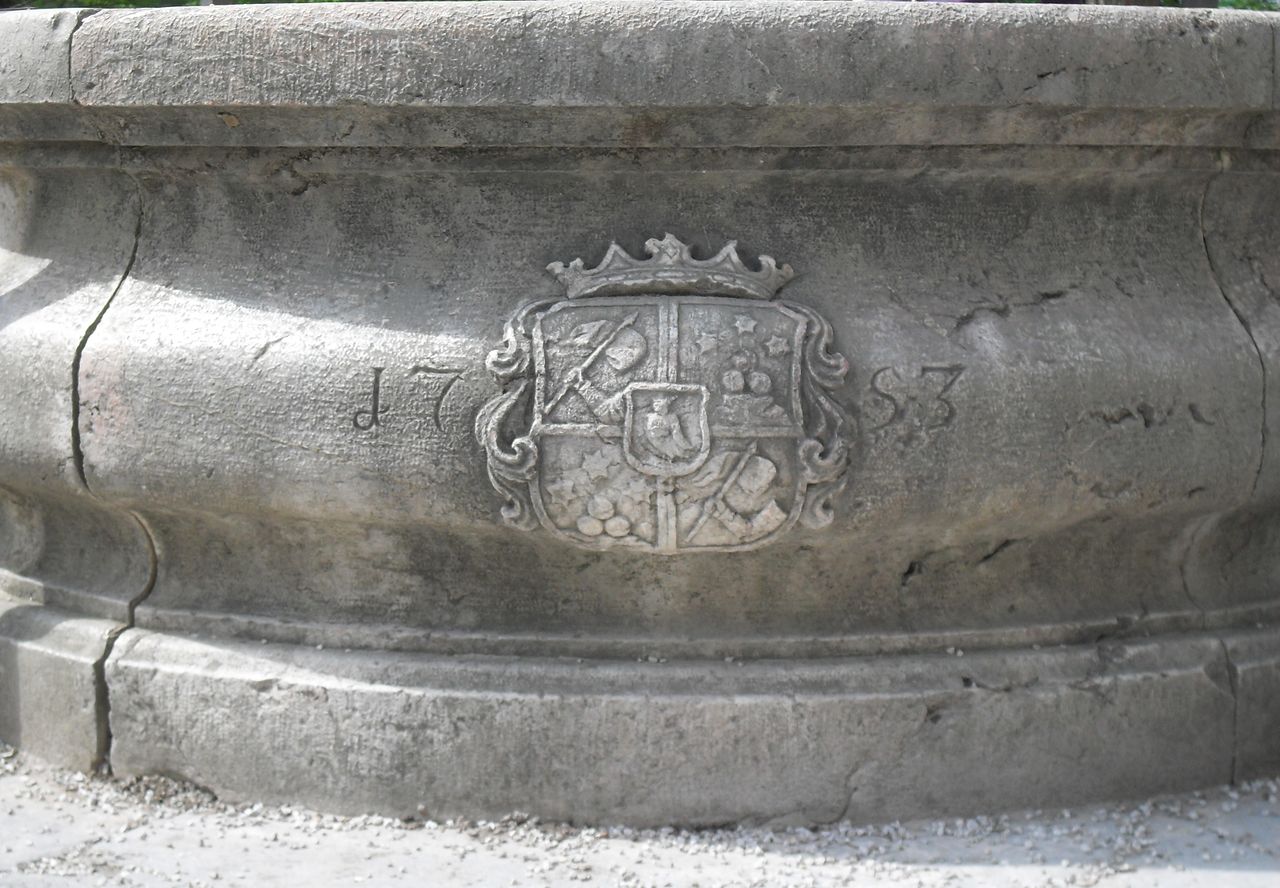File:Kodeljevo Castle 2012 Codelli coat of arms Photo Anja Premk.jpg