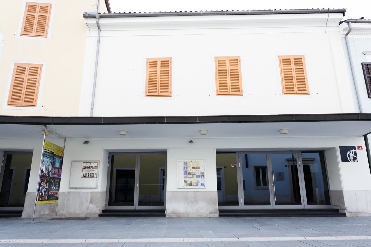 File:Koper Theatre 2020 Exterior Photo Kaja Brezocnik.jpg