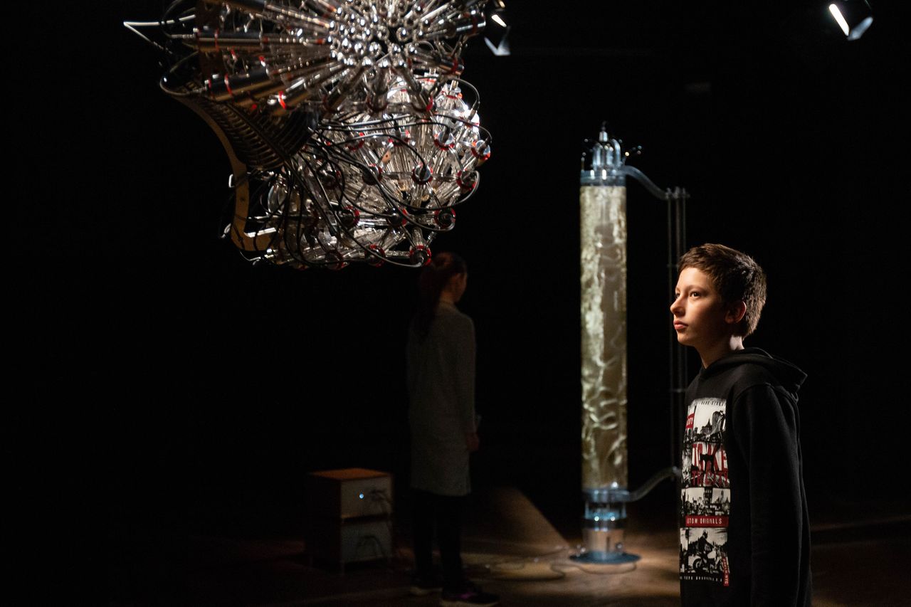 File:Kapelica Gallery 2019 Yunchul Kim Photo Tina Lagler.jpg