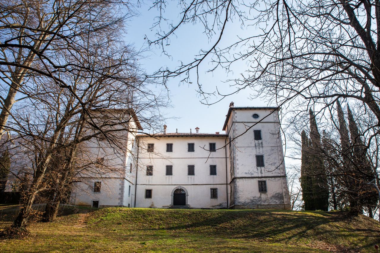File:Kromberk Castle 2021 exterior Photo Kaja Brezocnik (2).jpg
