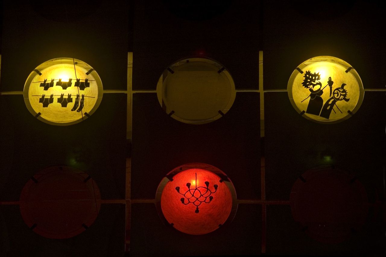 File:Lighting Guerrilla 2010 Kaja Avbersek (Room)mates 02.jpg