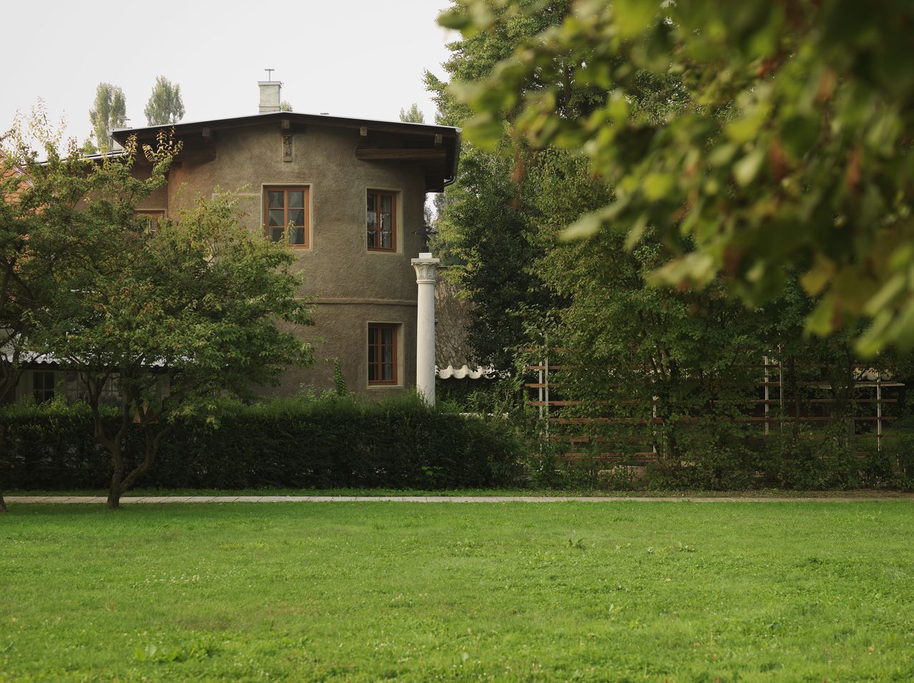 File:Plecnik House 2015 cylindrical annex Photo Matevz Paternoster.jpg