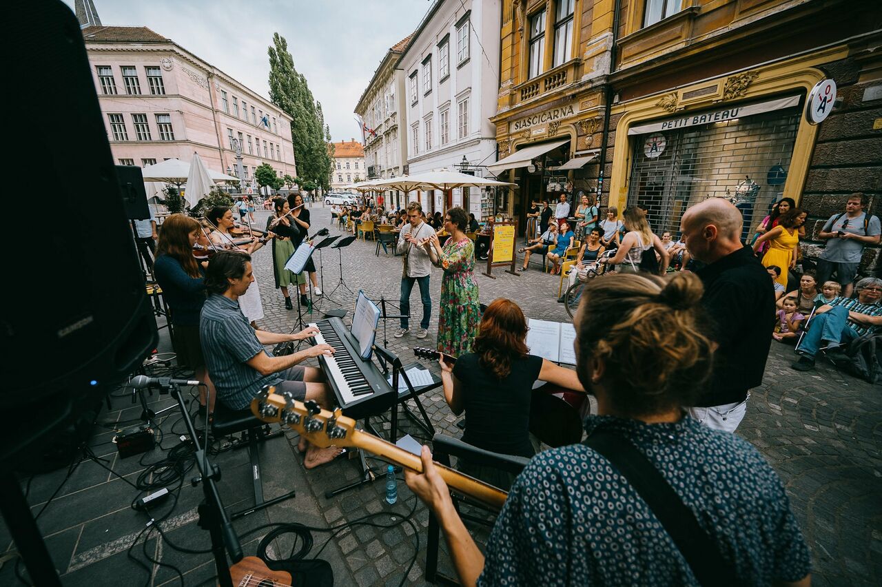 File:Praznik glasbe 2022 Musicians performing on Stari trg Photo Lovro Megusar.jpg