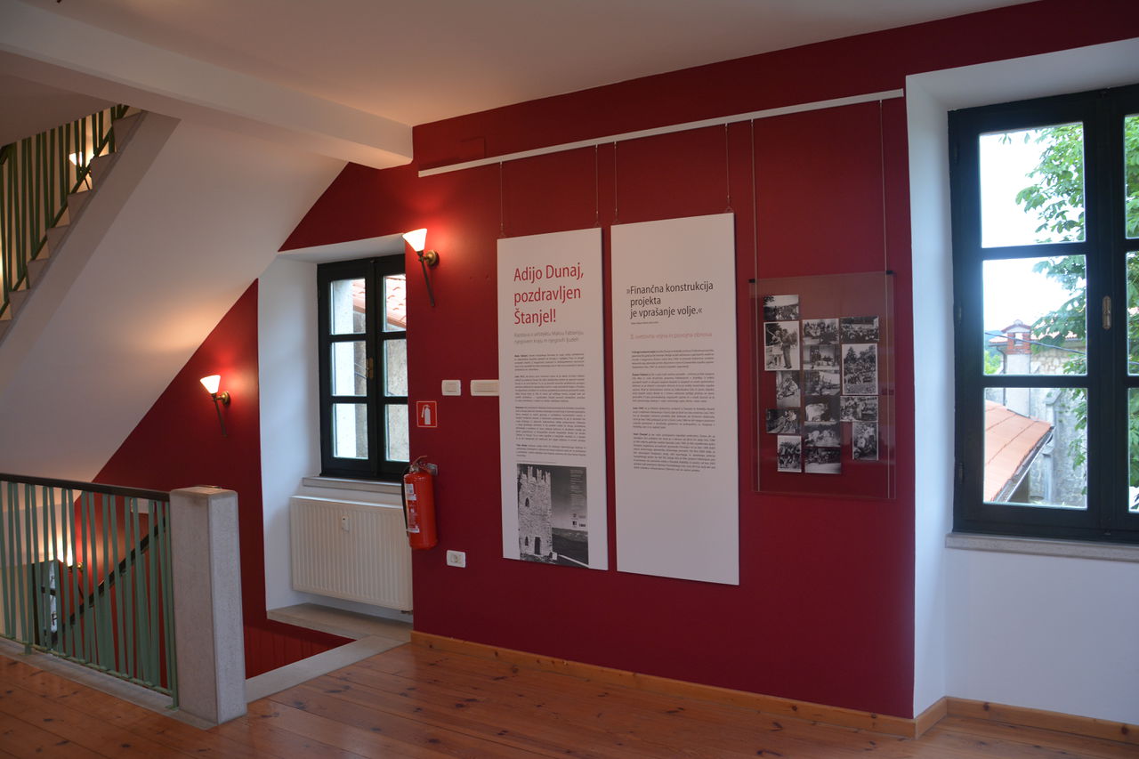 File:Maks Fabiani Foundation 2015 Good-bye Vienna, Hello Stanjel exhibition.JPG