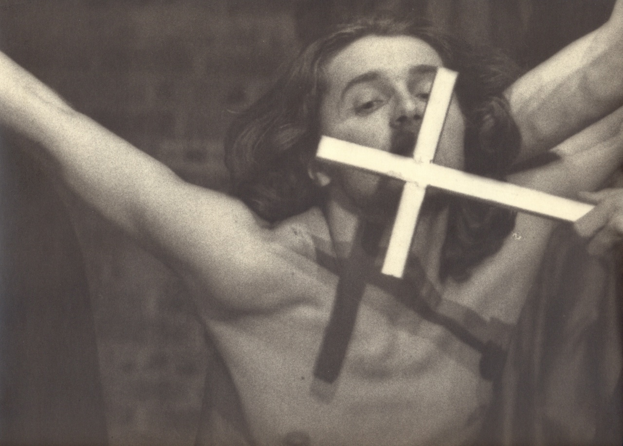 File:Mladinsko Theatre 1980 Missa in a minor 01 Photo Igor Antič.jpg