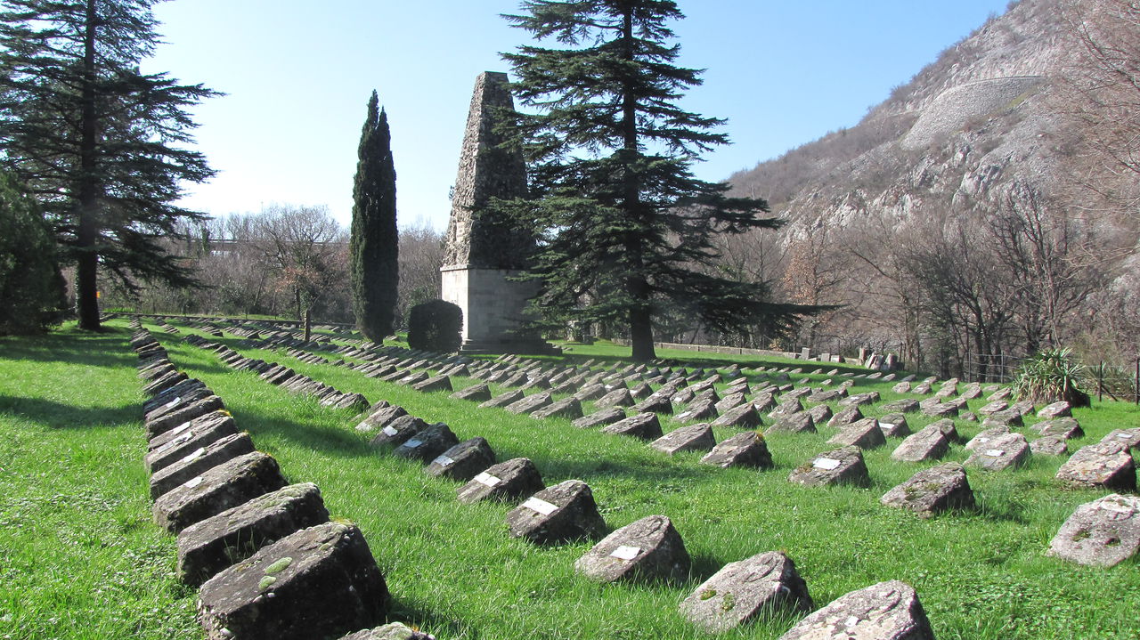 File:Walk of Peace 2014 Cemetery Solkan.JPG