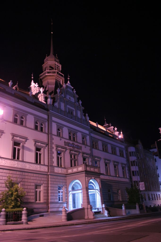 File:Narodni dom Maribor 2008 exterior.jpg