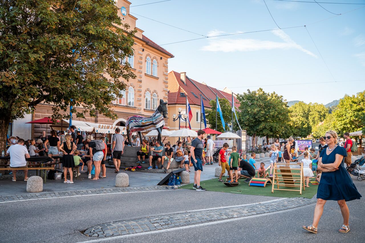 File:ZEBRA Film Festival 2024 Festival activities in the city center Photo Aljaz Ursej.jpg