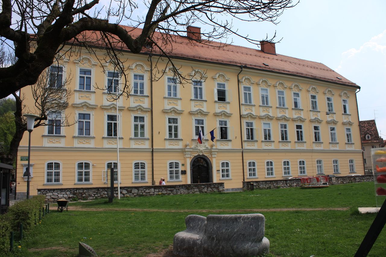 File:Archives of the Republic of Slovenia 2009 Gruber Palace.jpg