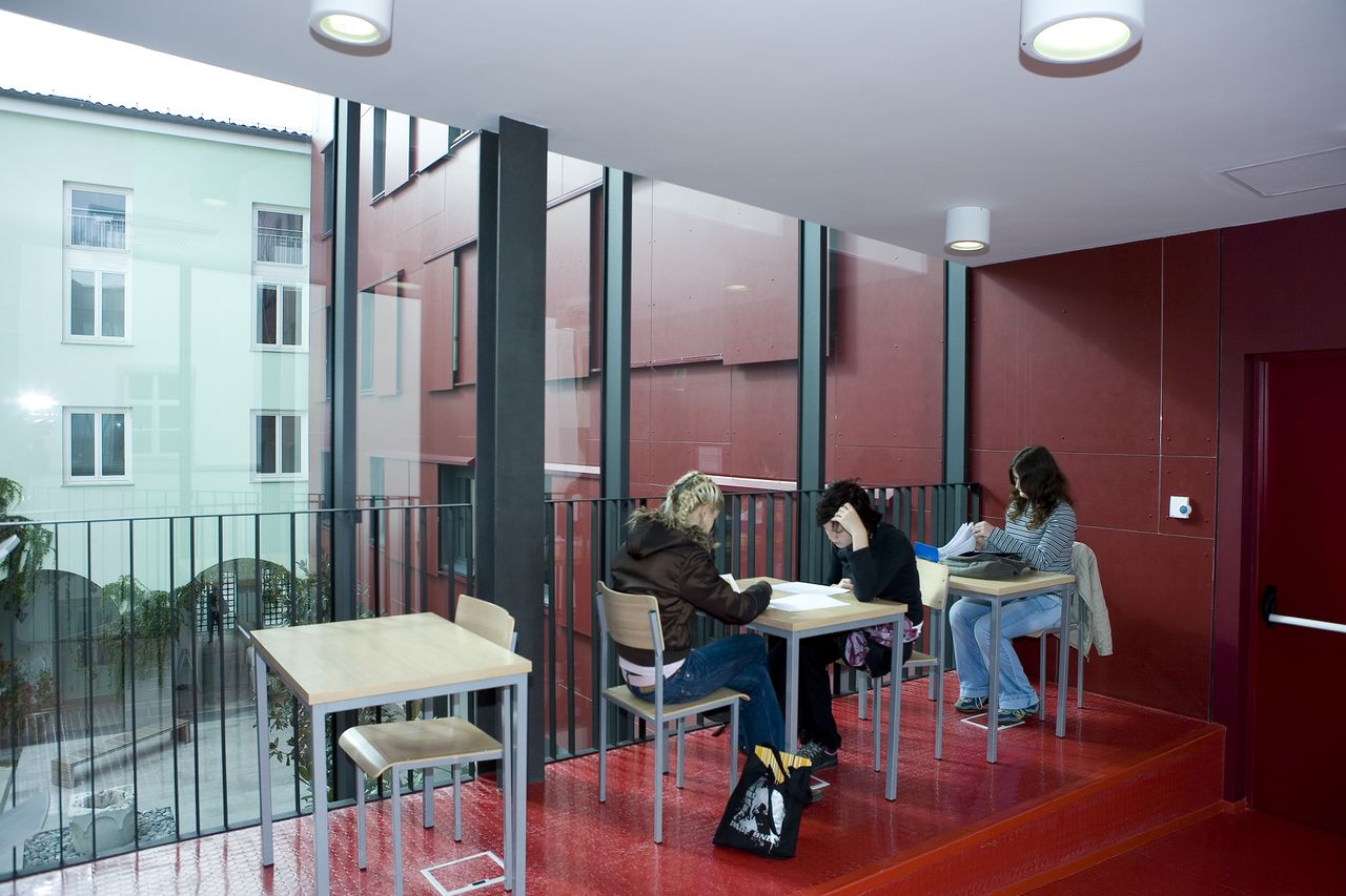 File:Faculty of Humanities Koper Interior.JPG