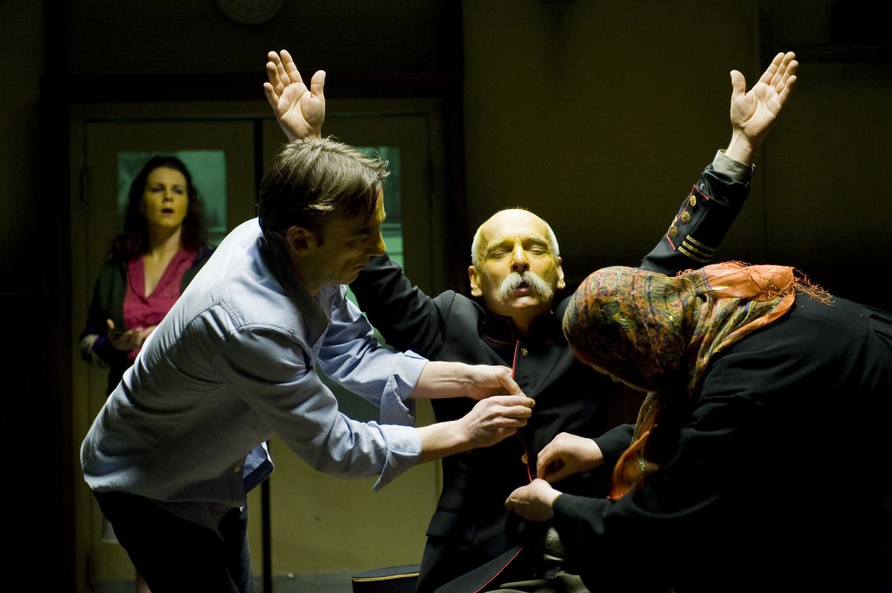 File:Mladinsko Theatre 2010 Sumi Photo Ziga Koritnik.jpg