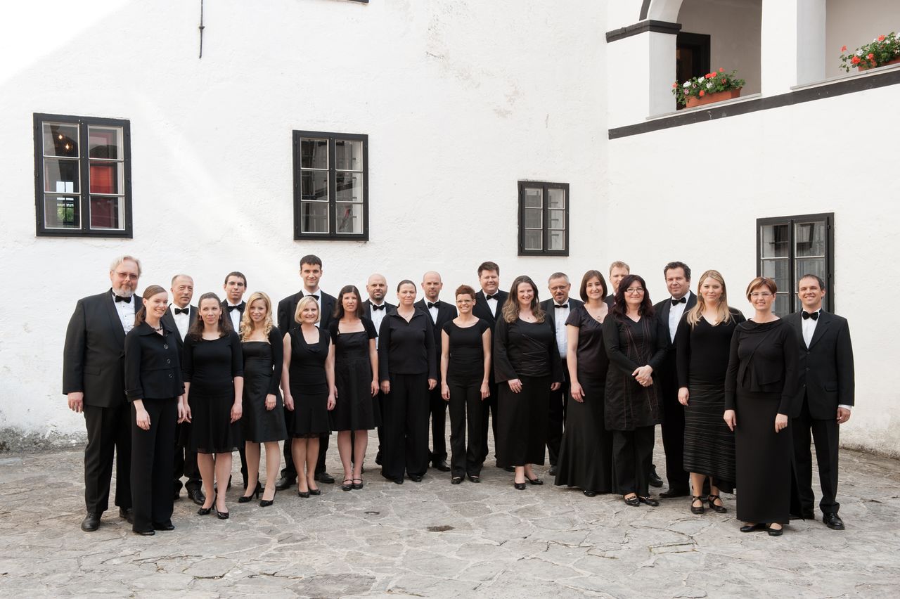 File:Ave Chamber Choir 2011 Group portrait Photo Peter Skrlep.jpg