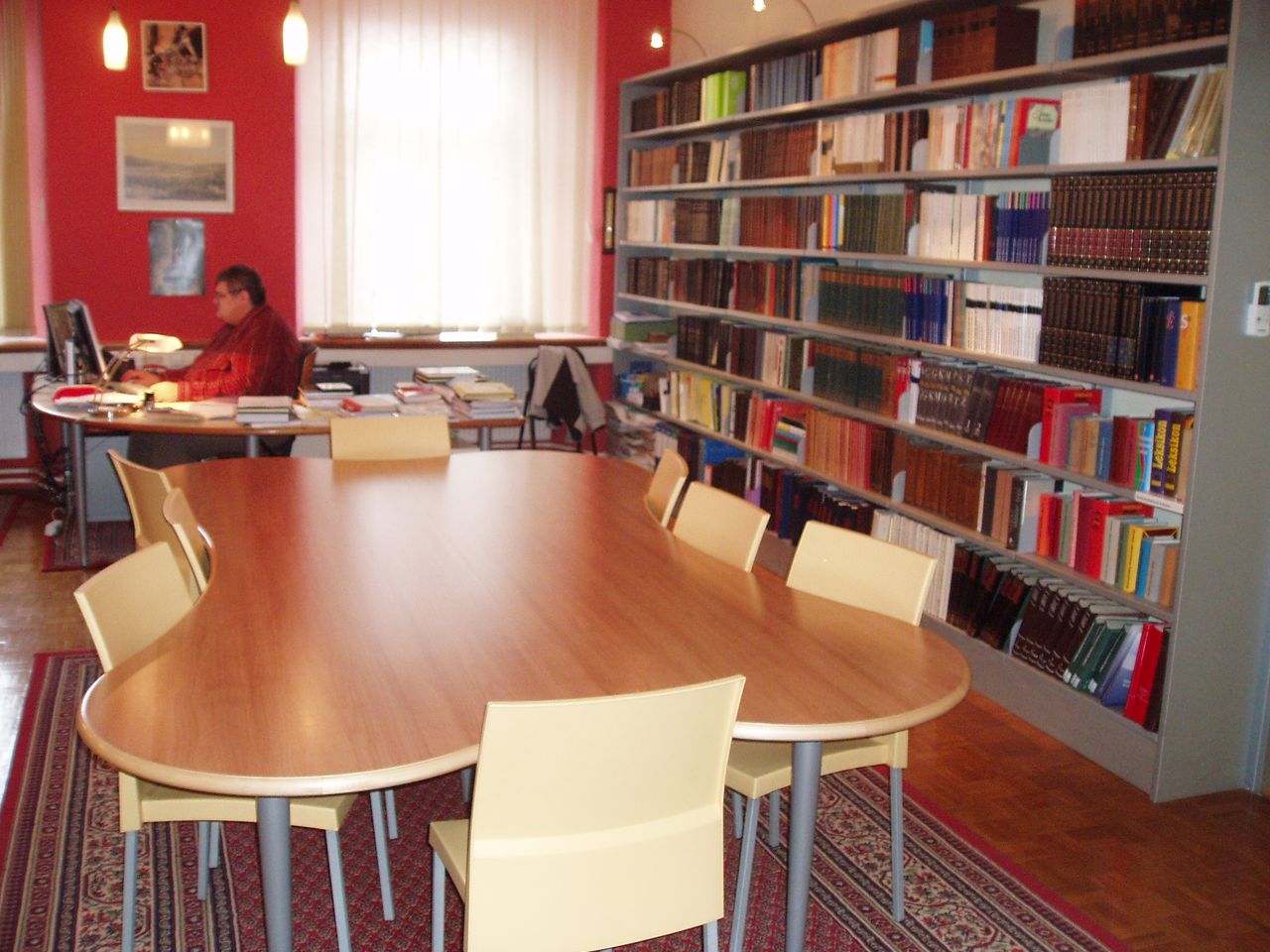 File:Regional Archives Maribor reading room (2).jpg