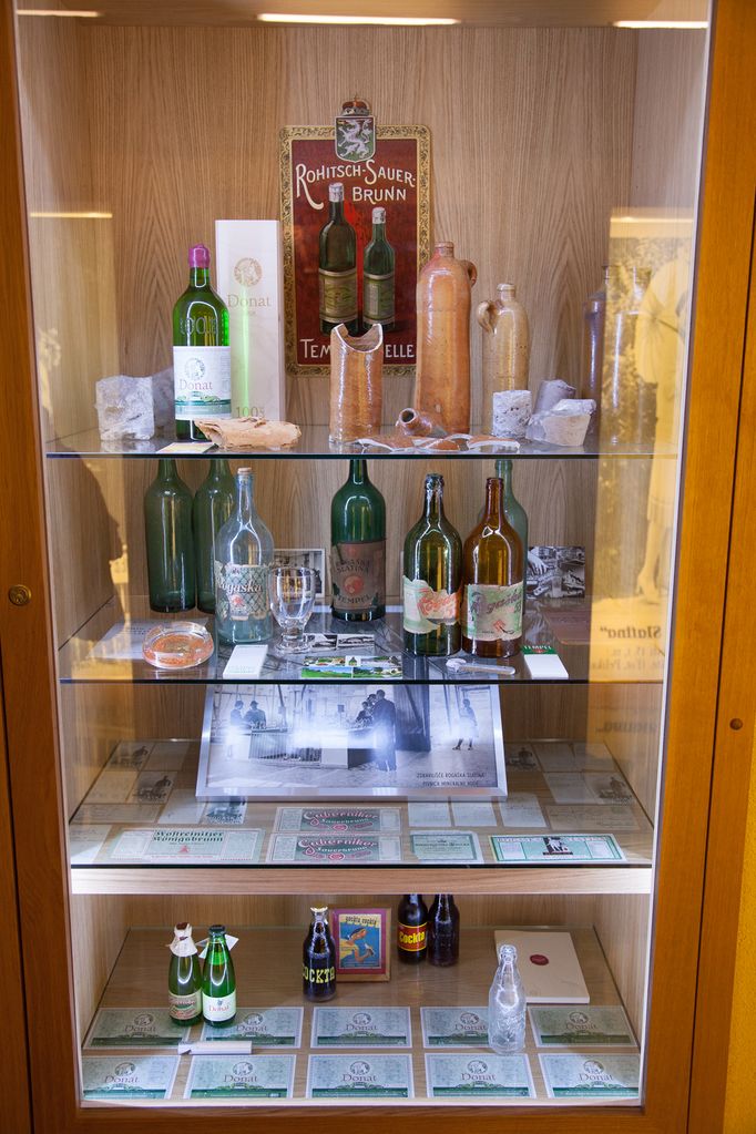 File:Folk Museum Rogaska Slatina 2012 display cabinet Photo Marcel Pernat.jpg